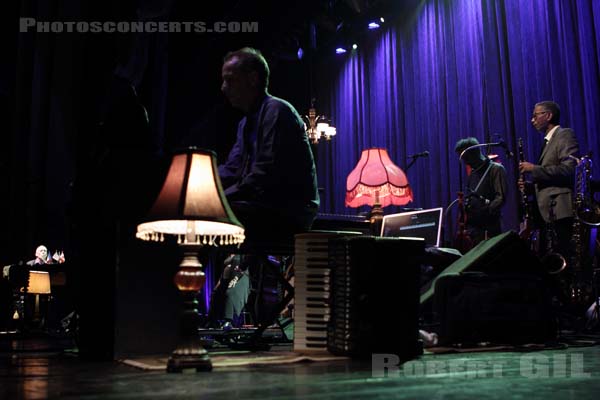 HUGH LAURIE - 2012-07-10 - PARIS - Grand Rex - 